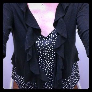 🌻 Juniors short scalloped cardigan